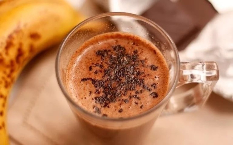 Если вы устали, замерзли, и у вас совершенно нет сил, то срочно найдите их совсем немножко, чтобы приготовить вот такой замечательный энергетический напиток. Он вернет вам силы, наполнит энергией. Кроме того, он невероятно вкусный, полезный и согревающий — потому что горячий. ⠀