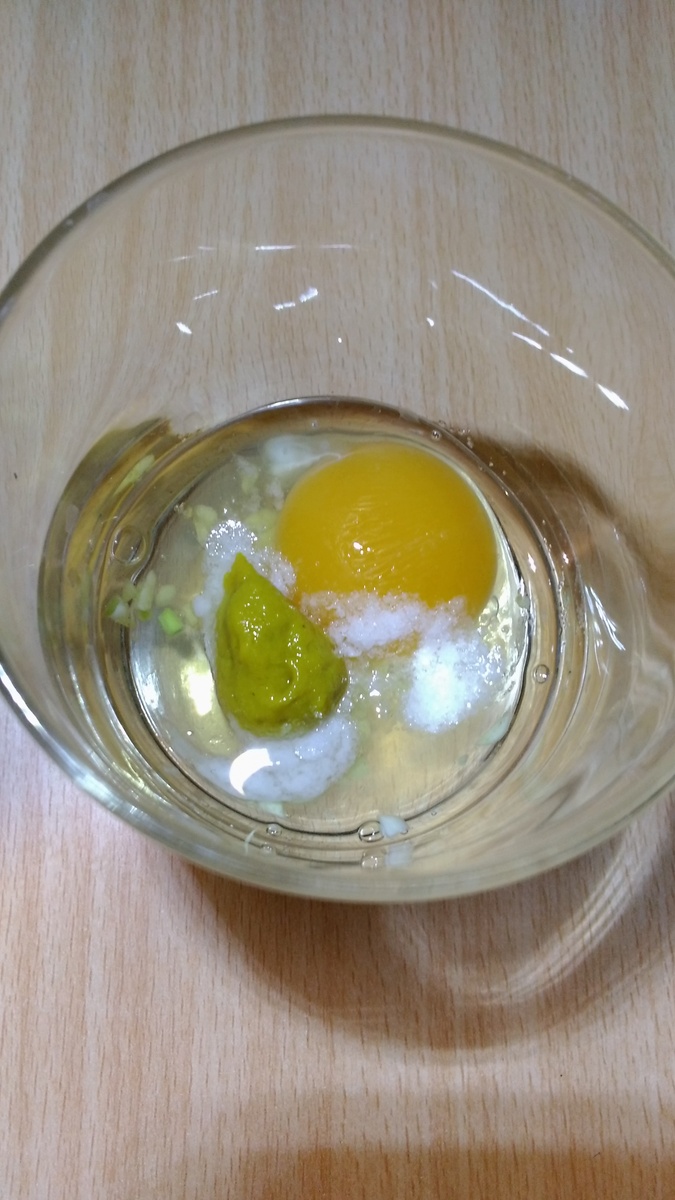 Ингридиенты для будущего майонеза