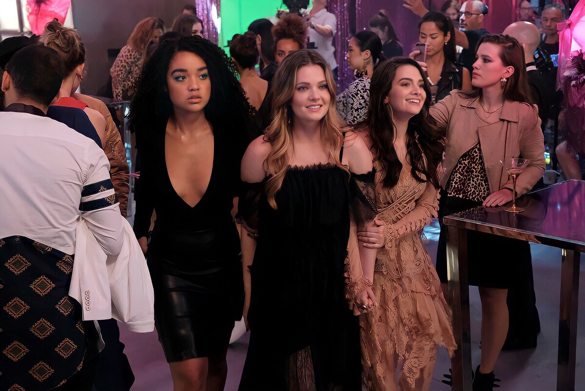 Кадр из сериала «С большой буквы»  @kinopoisk