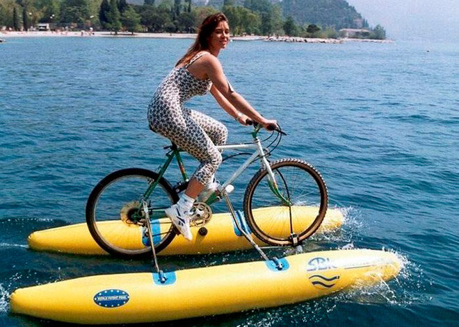 Катамаран из велосипеда. Фото: veloinsider.ru