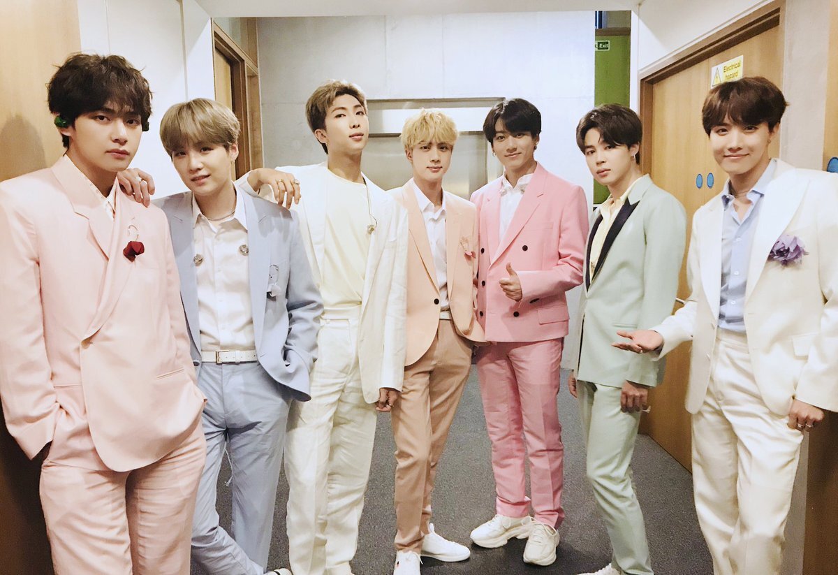#BTS были номинированы на «Лучшую международную группу» на ежегодной музыкальной премии Британской фонографической индустрии (BRITS) в 2021 году, и почти все думали, что это гарантия того, что группа победит.