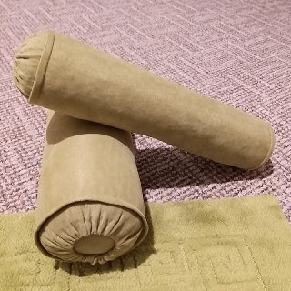 валики для спины и шеи