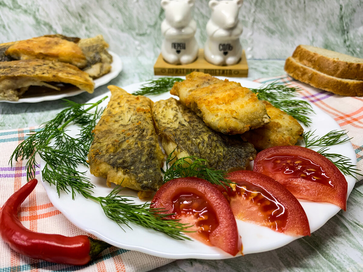 Жареный лещ. Лещ жареный на сковороде кусочками. Жареный лещ кусок. Лещ жареный без панировки.