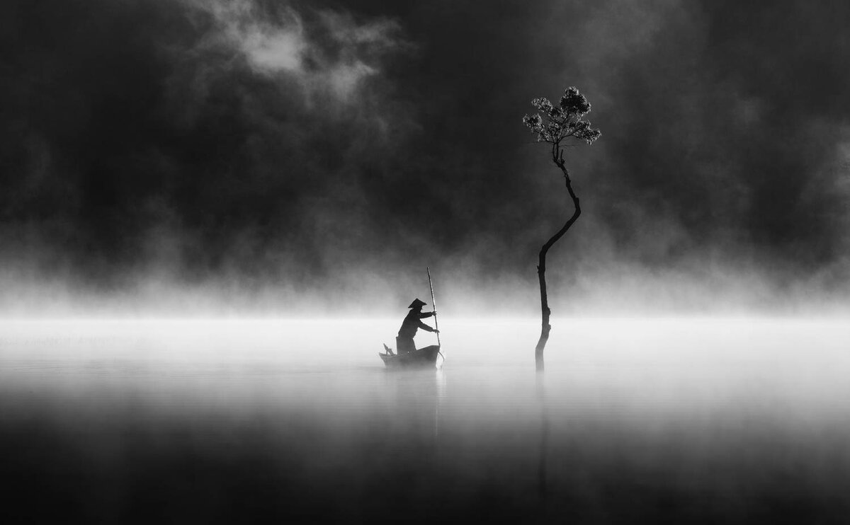 Nguyen Tan Tuan, Черно-белое