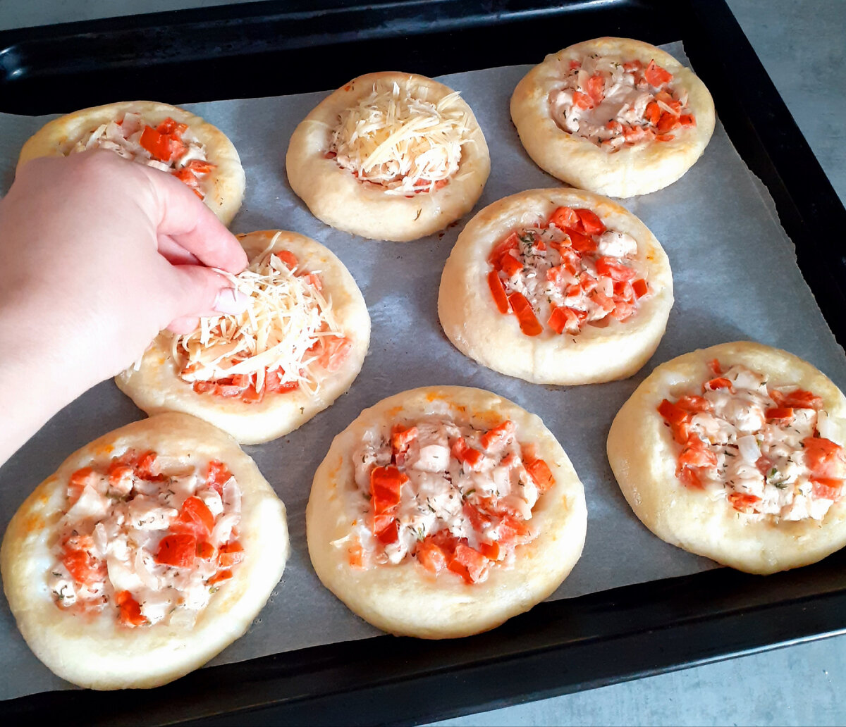 Пирожок с мясной начинкой