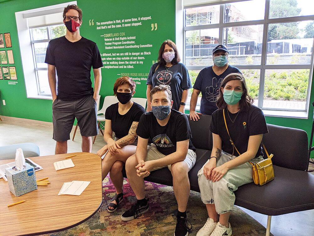 Члены Воскресной ассамблеи после просмотра короткометражного фильма о путешествии чернокожих со времен “Зеленой книги” до наших дней. Фото предоставлено Россом Ллеваллином/Воскресная ассамблея