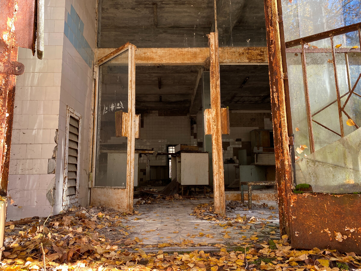 Гастроном в Припяти, наши дни