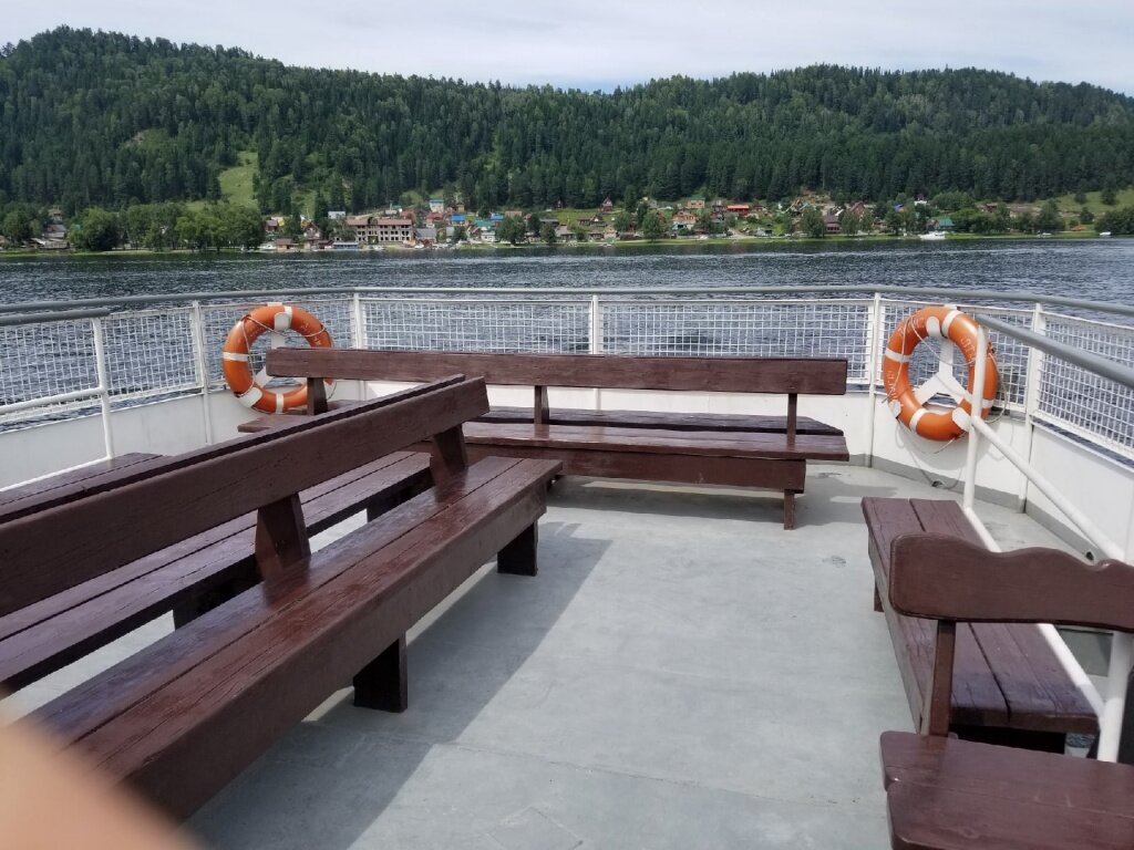 Телецкое озеро теплоход пионер. Расписание теплохода по телецкому озеру. Телецкое озеро теплоход пионер. Телецкое озеро теплоход пионер. Пионер алтая корабль.