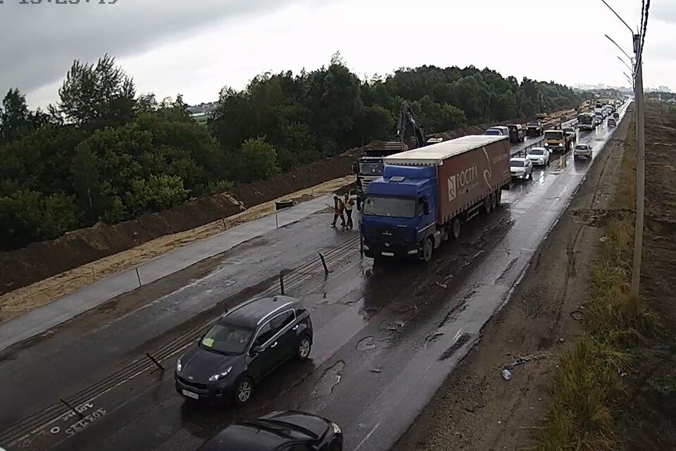     Власти выпустили бодрое видео с ремонта Северной окружной дороги.