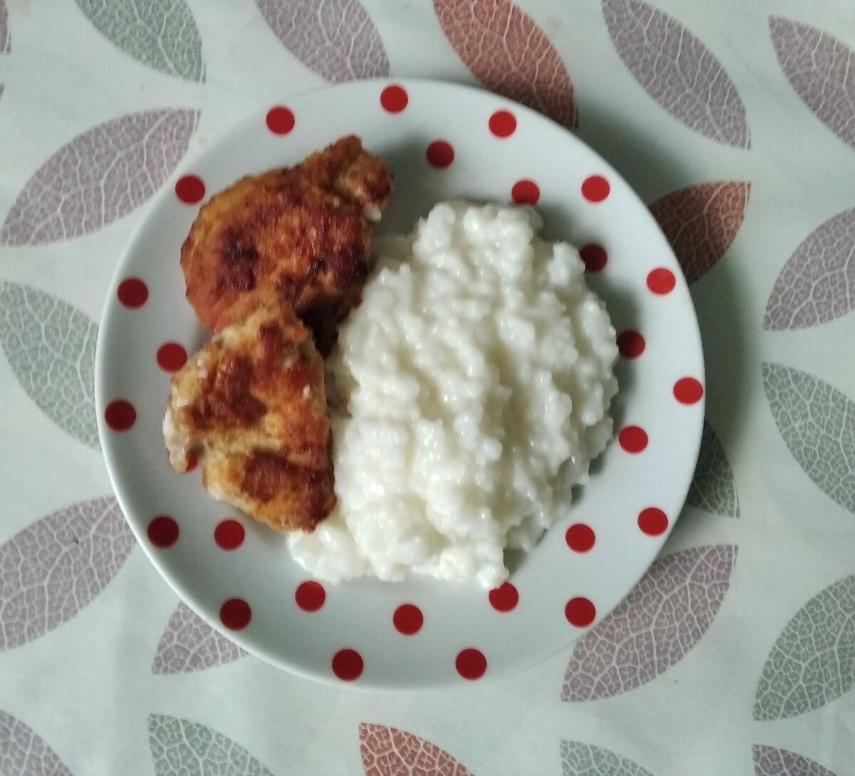 Каша рисовая с отбивными из свинины 