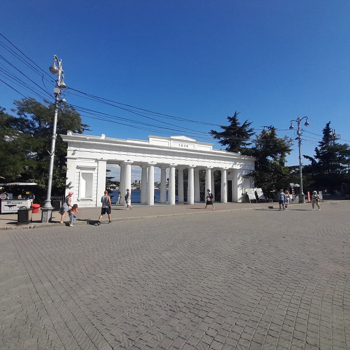 Графская пристань, площадь Нахимова. Фото автора. 