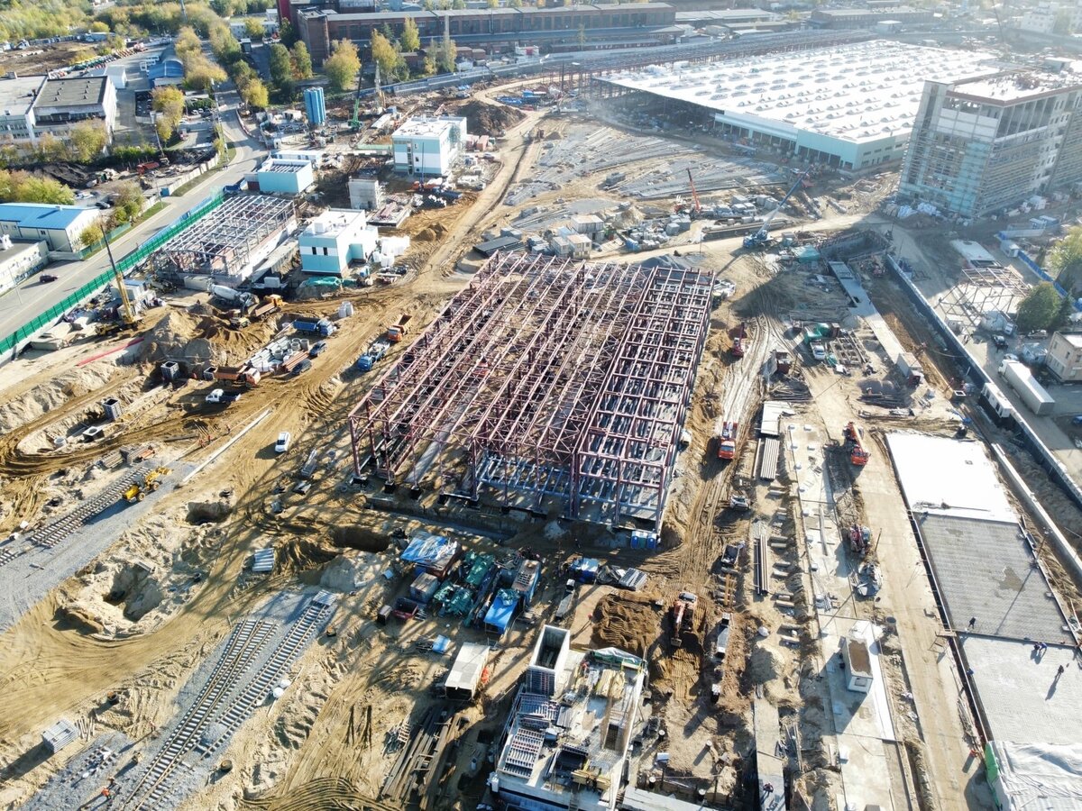 📷 3: Монтаж металлоконструкций мотодепо находится на завершающей стадии.