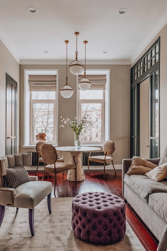 Перепланировка старого фонда. Элегантный классический интерьер квартиры с высокими потолками