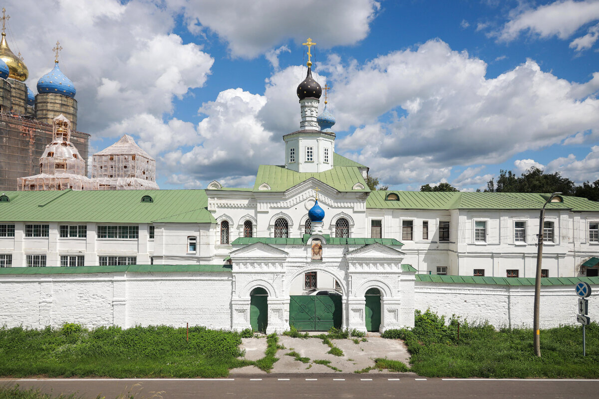 Кремль без кремлевских стен и удивившие храмы Рязани | Заметки фотографа |  Дзен