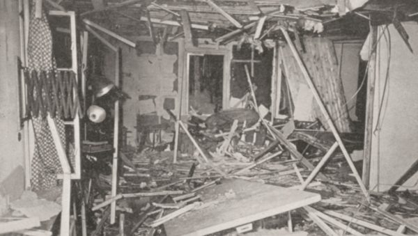 Разрушенные кварталы в Wilczy Szańcu, сфотографированные Генрихом Гофманом сразу после переворота.