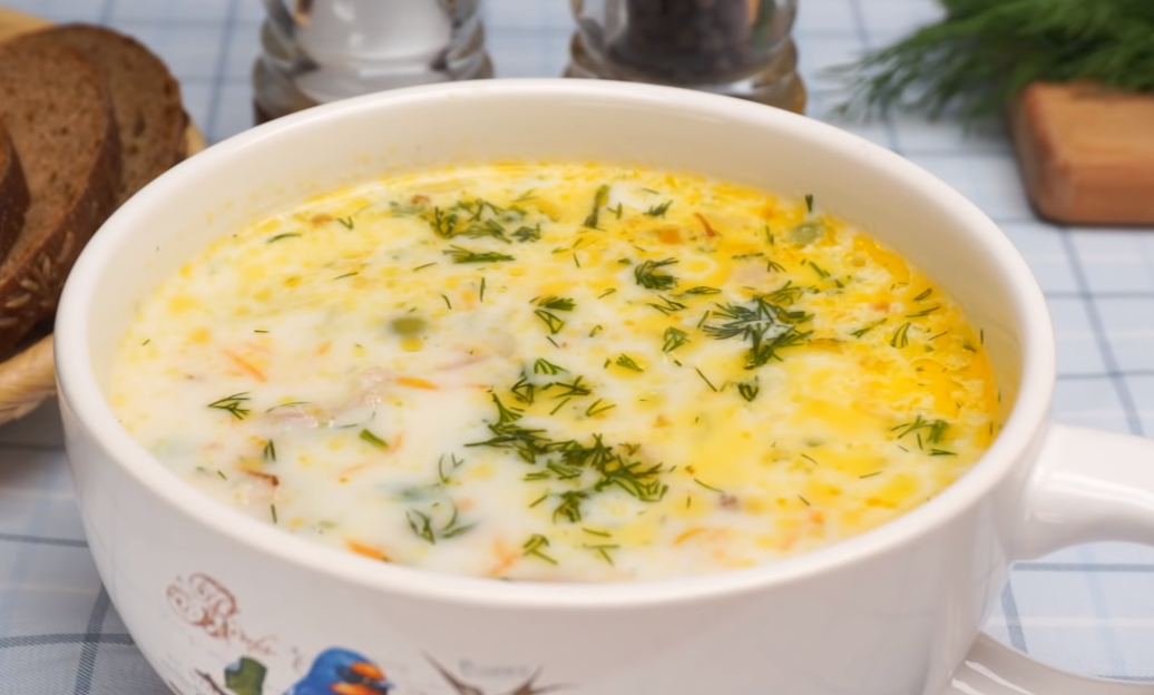 Привет, товарищи и любители вкусно покушать! Сегодня у нас суп с сыром. Представляю Вам рецепт вкуснейшего супа с плавленым сыром и зеленым горошком.