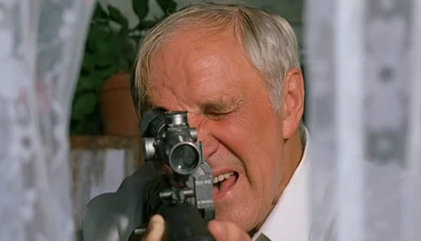 Кадр из фильма "Ворошиловский стрелок".