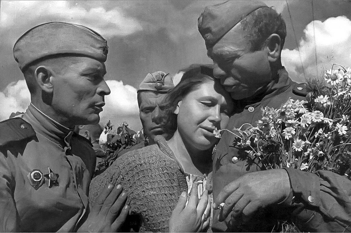 https://aeslib.ru/kultura-i-iskusstvo/literatura/poema-o-vojne.html/2