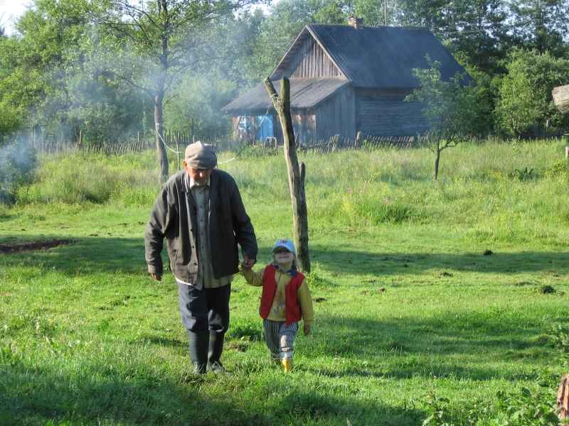 Идиллия: дед, внучка, деревня. Неужели об этом нужно забыть?