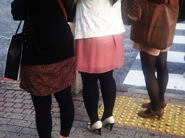 Почему молодые японки предпочитают носить подгузники