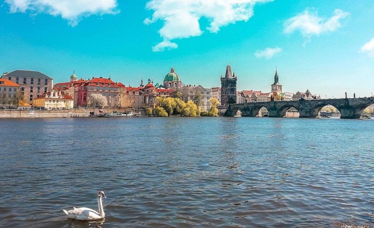 Горящие туры в чехию. Утро в Праге. Франция Чехия