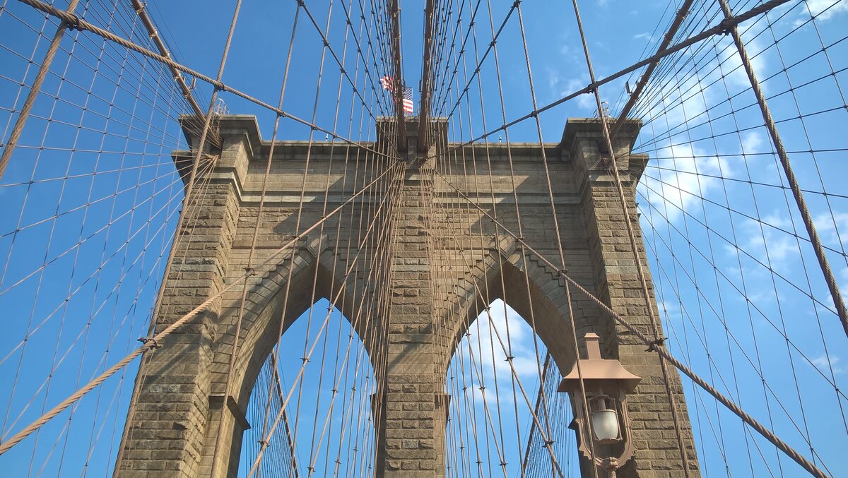 Знаменитый Бруклинский мост - въезд прошёл успешно