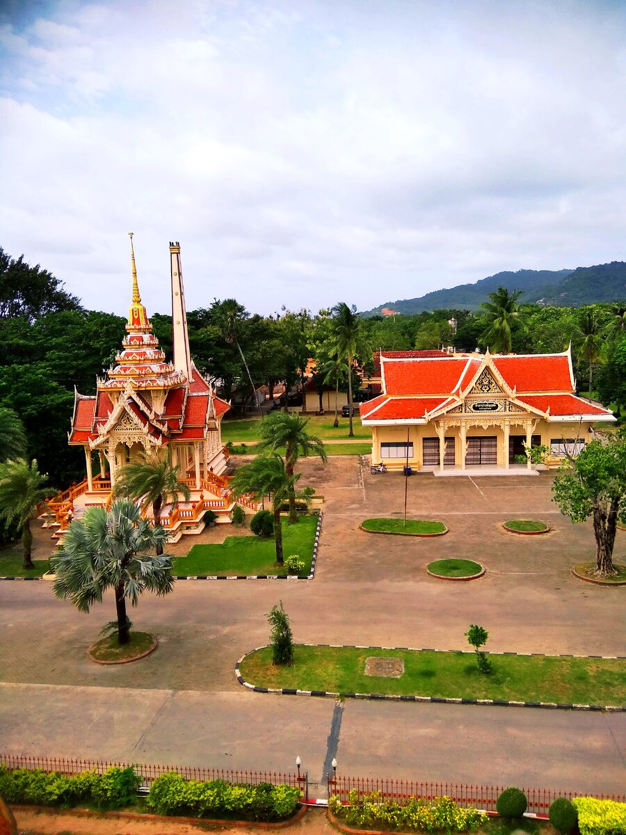 Храмовый комплекс "Ват Чалонг"