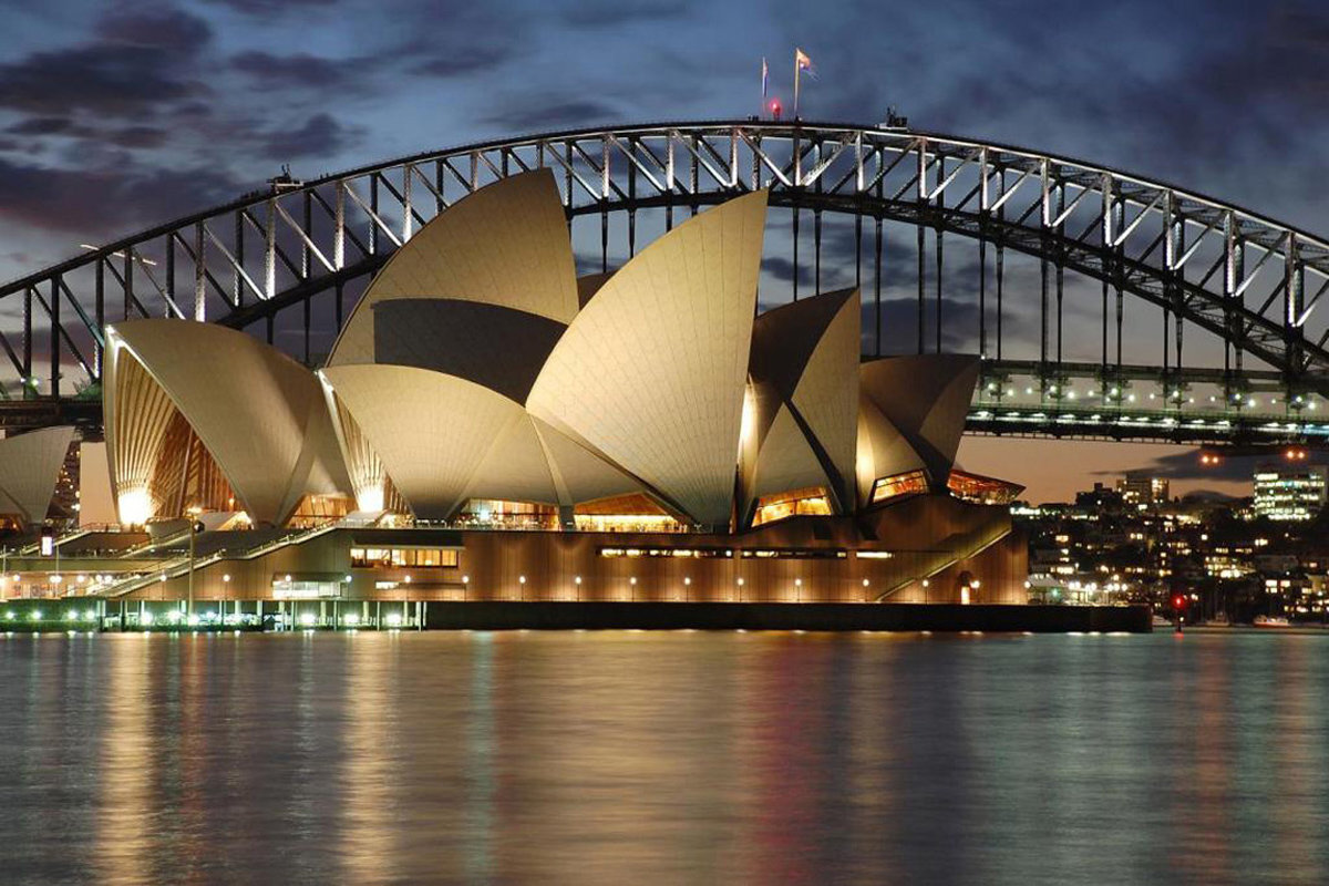 Сидней город какого государства. Сиднейский оперный театр Австралия. Город Сидней оперный театр. Оперный театр в Австралии. Сиднейский оперный театр- г.Сидней (Австралия).
