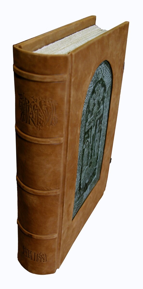 Коллекционное издание "Евангелие от Марка". Художник Аполлинария Мишина, 2016 год. Стоимость - 1,5 млн рублей за экземпляр