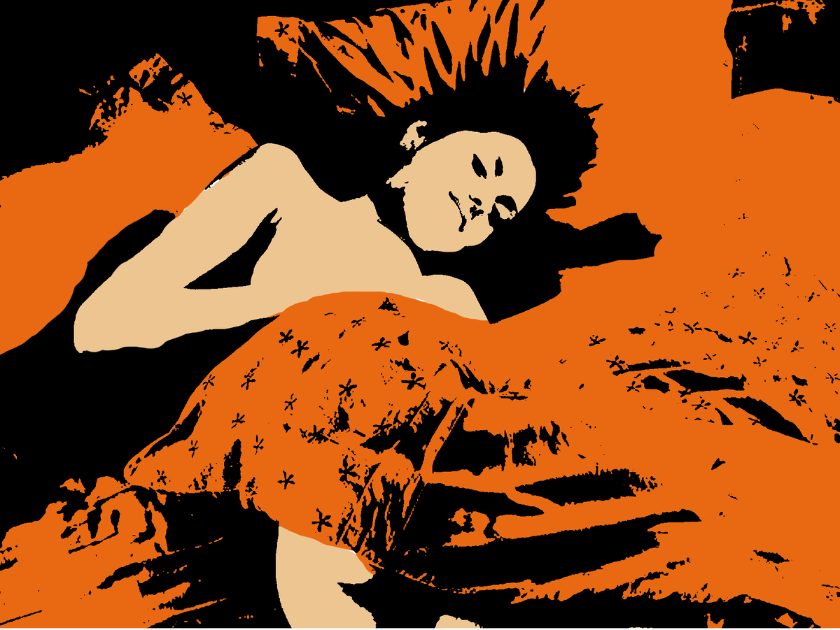 Эта девушка не привыкла пользоваться пижамами.