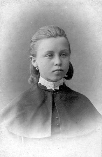 Римма Иванова (1894 - 1915) – сестра милосердия, единственная в Российской империи женщина, награжденная военным орденом Святого Георгия 4-й степени.