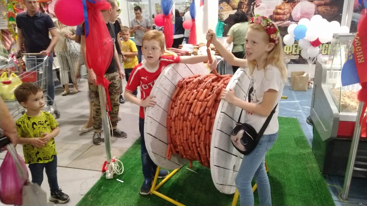 Фотографируют детей