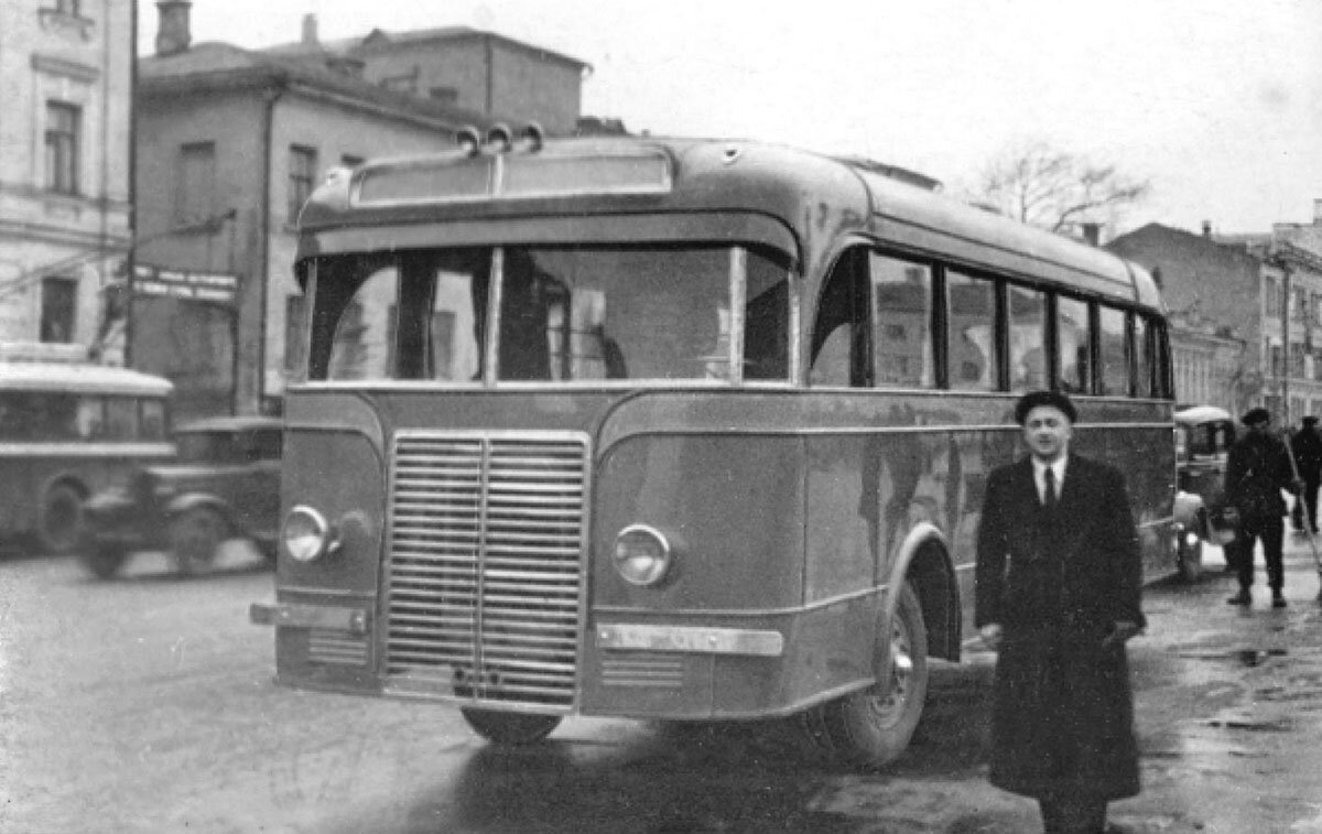 Автобус первую часть. Автобусы ЗИС Атул. Атул л-1. ЛИАЗ 1937. Автобус НИИГТ.