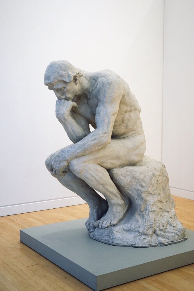 "Мыслитель" Огюста Родена в музее Родена в Париже