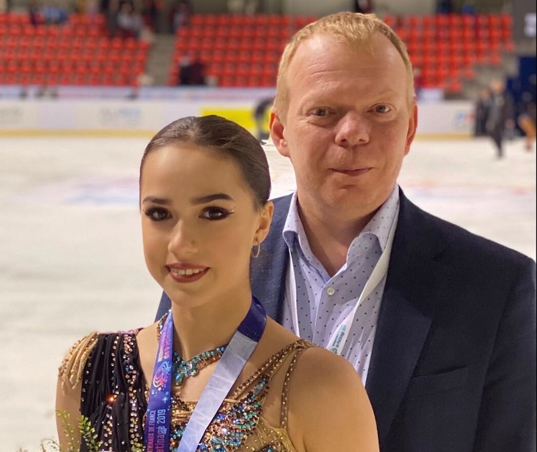 Сергей Викторович с Алиной Загитовой. Источник фото: instagram.com/teamzagitova