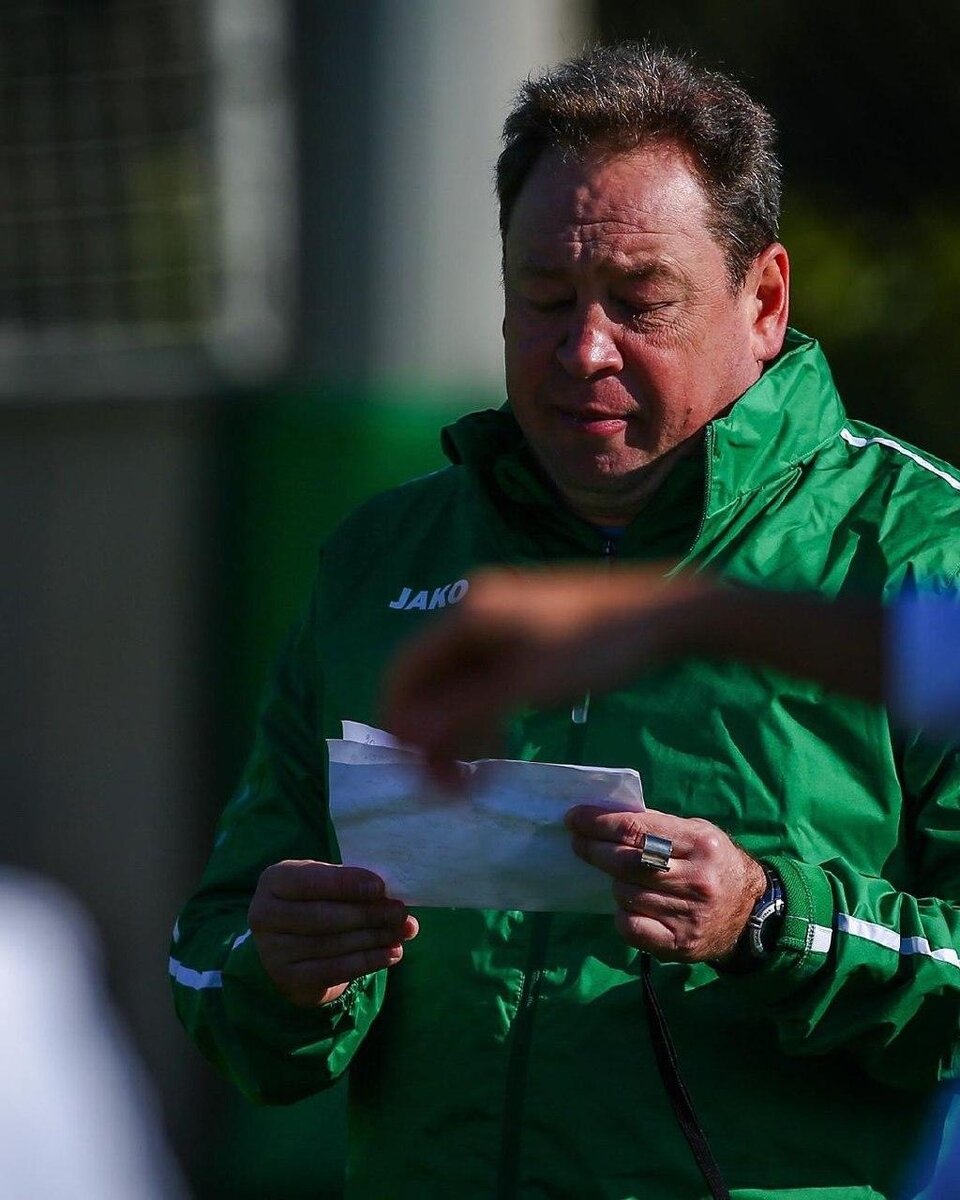 Кого тренирует слуцкий сейчас. Слуцкий тренер ФК Рубин. Тренер Рубина Казань. Леонид Слуцкий Рубин. Рубин Казань Слуцкий.