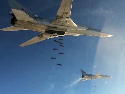  Су-24 ВКС России нанесли удар по террористам в Идлибе