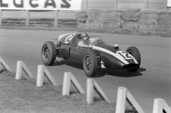 Джэк Брэбем за рулем Cooper T51 Climax в Эйнтри в 1959
