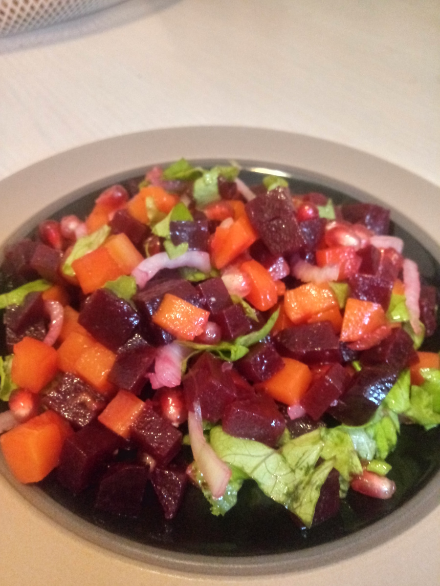 Ингредиенты этого салата имеют минимальную калорийность.