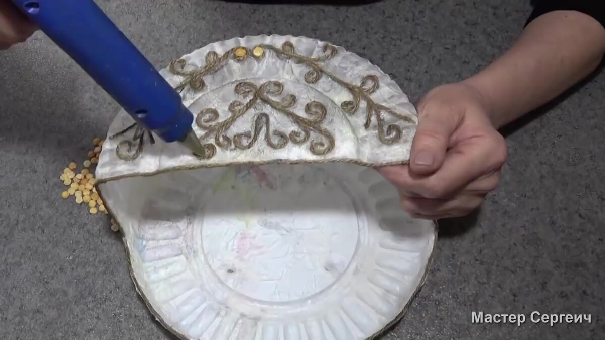 Поделка из крышки от торта