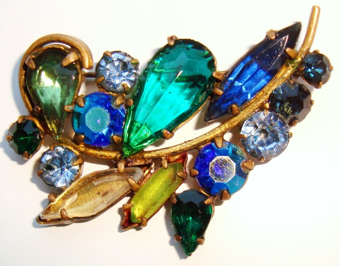 Винтажная брошь в форме веточки. Чехия, 1970-е