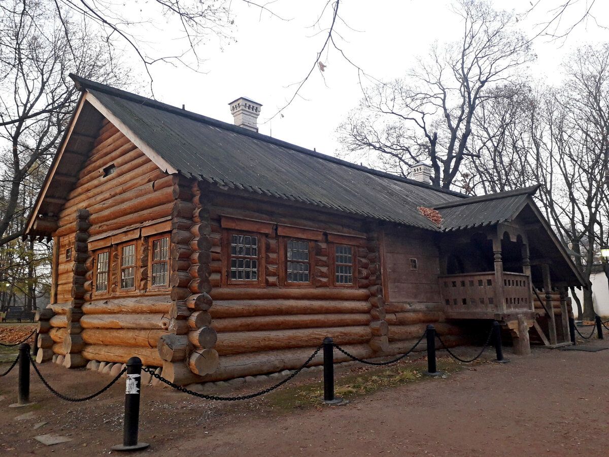 Домик петра 1 в коломенском фото внутри