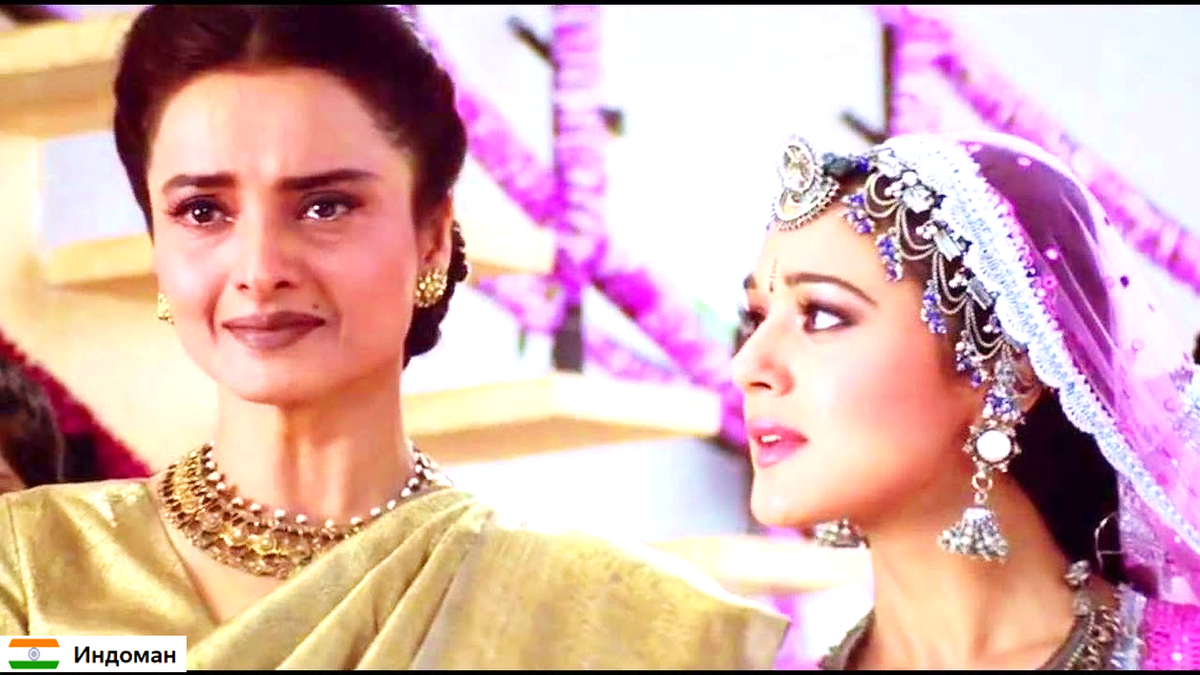 Кадр из фильма. Актёры: Рекха и Прити Зинта