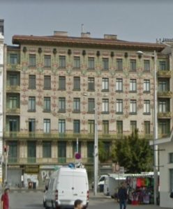 Майолик хаус. Вид со стороны рынка