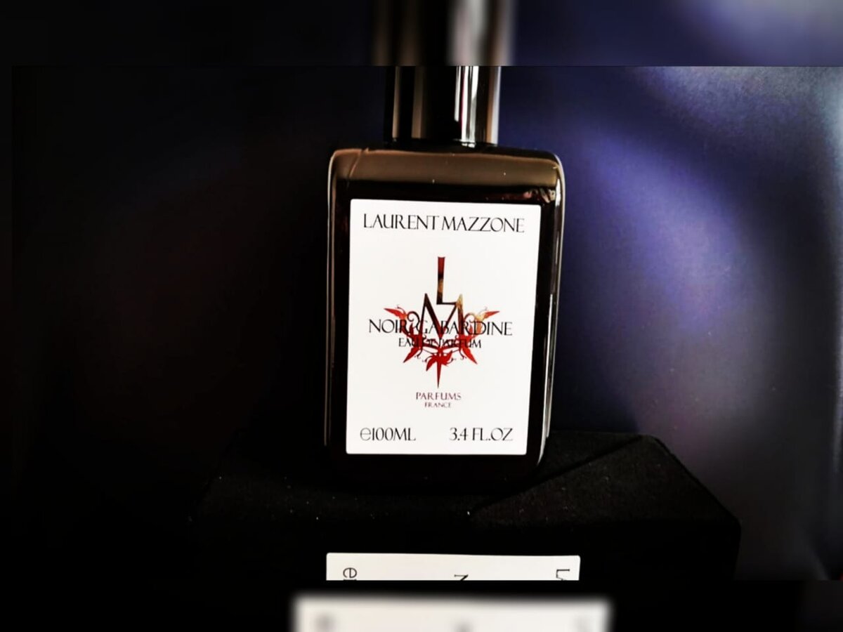 Личное фото. На фотографии представлена 1 версия аромата 2010 года в старом дизайне. Аромат относится к коллекции " White Label"- "Белая этикетка"