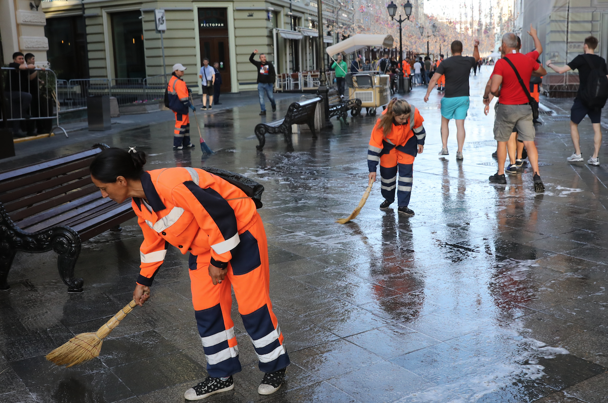 Дворник москва
