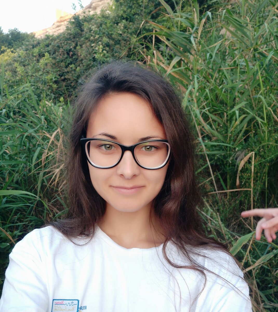 Кто углядел на фото кусочек картины "Сотворение Адама" ?)  