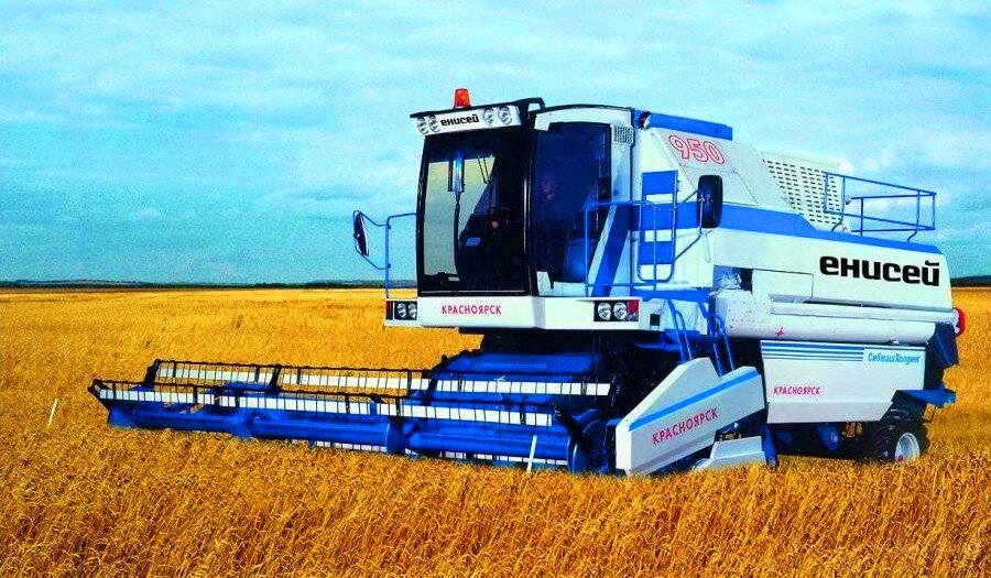 Зерноуборочный комбайн Енисей КЗС-950 производства Красноярского завода