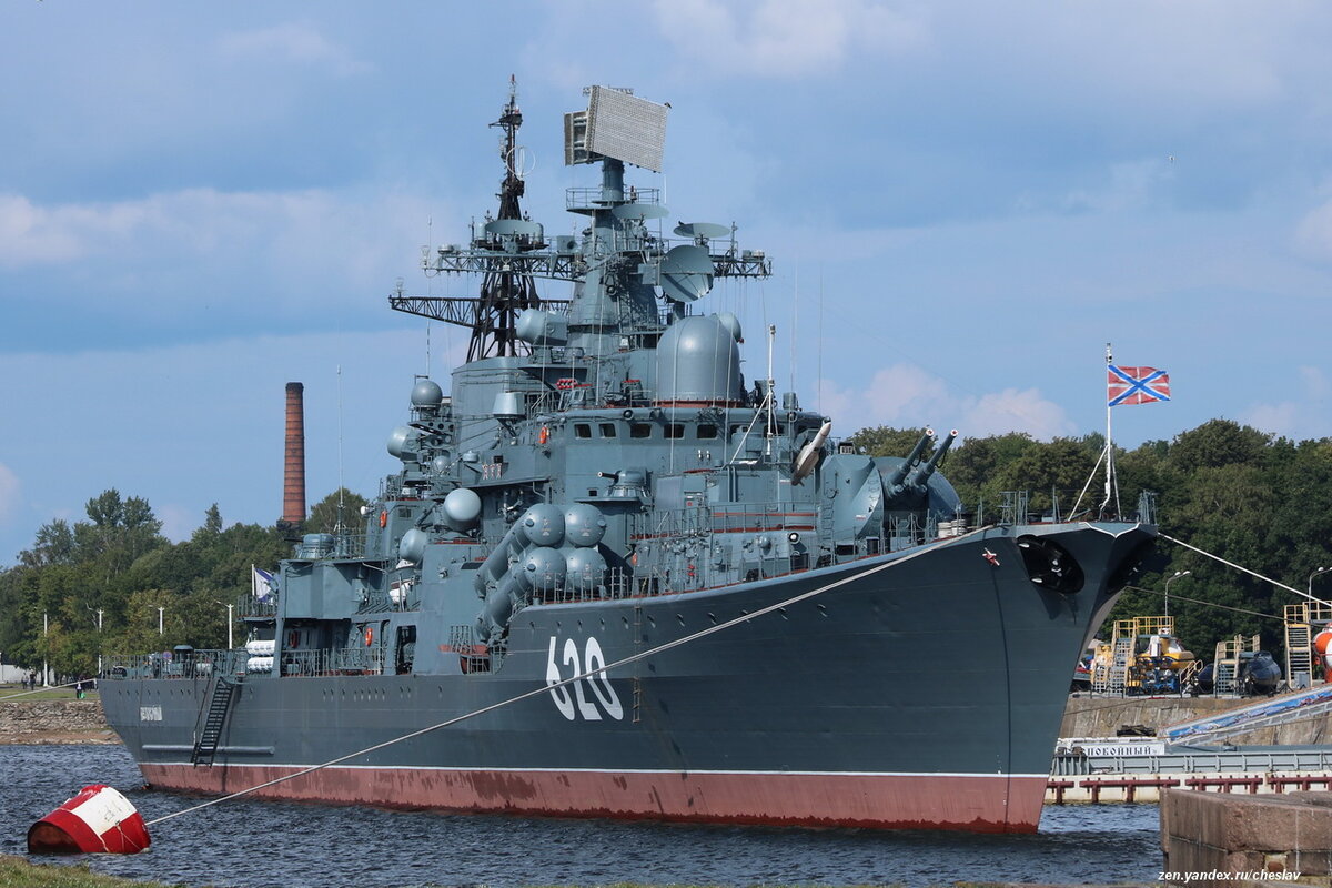 ЭМ пр.956 "Беспокойный" в Кронштадте.