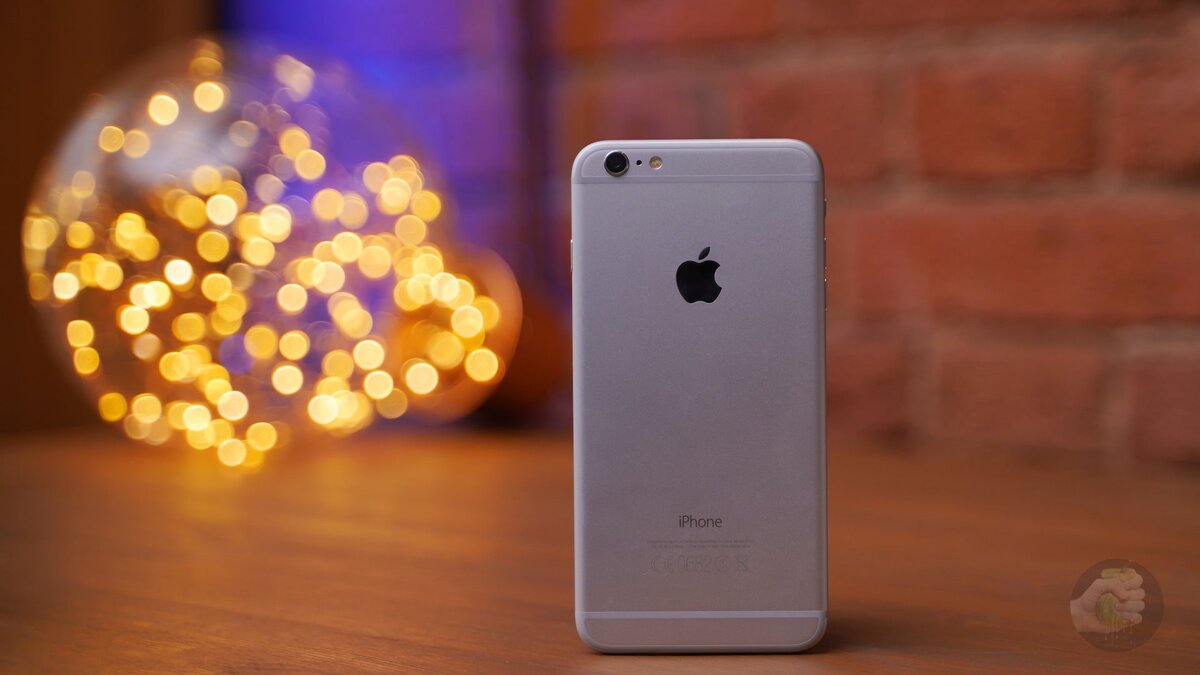 Apple iPhone 6 Plus. Фото: Александр Побыванец / Wylsacom Media

